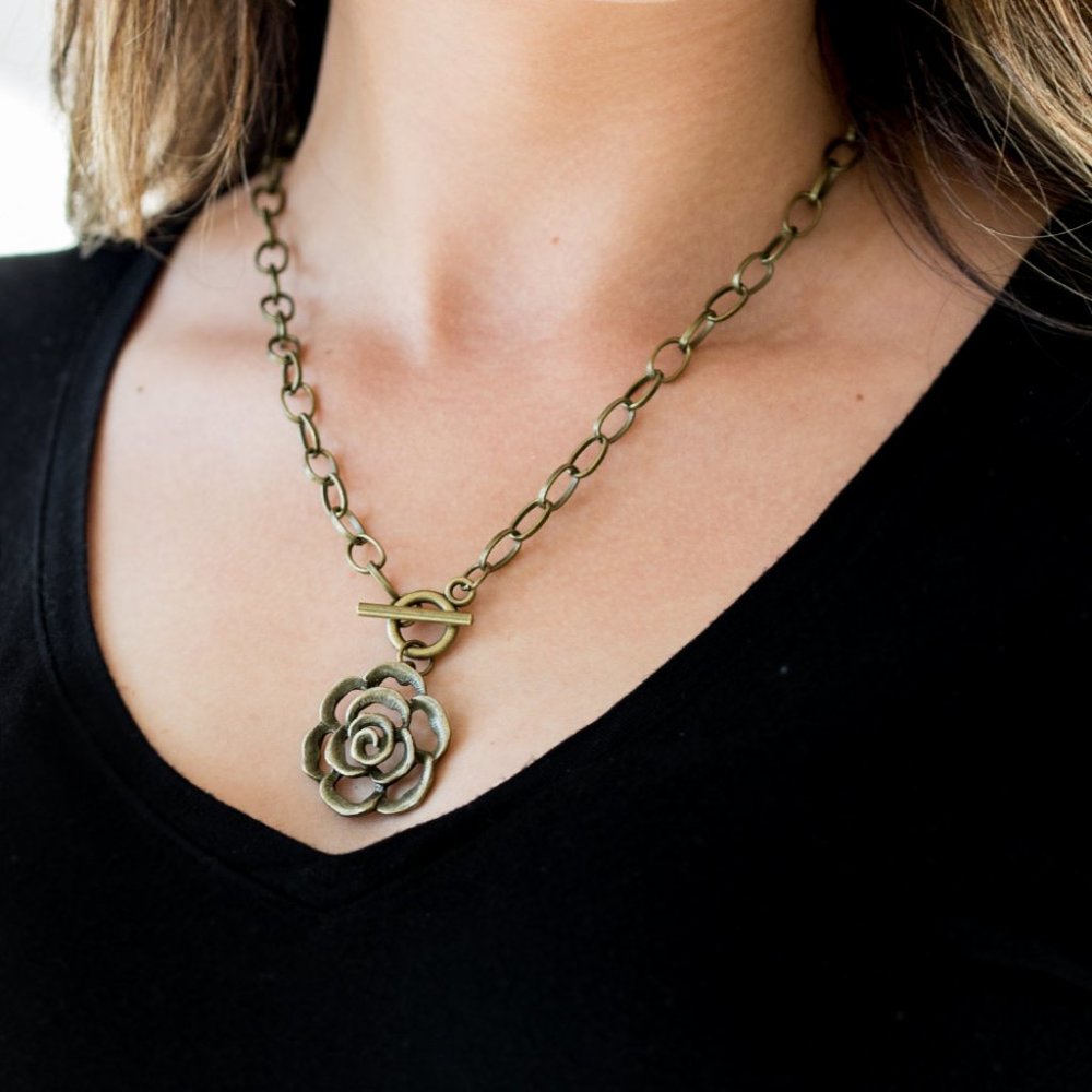 NWT Beautifully in Bloom brass flower necklace set